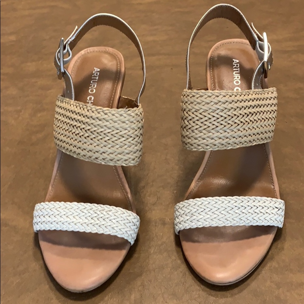 Arturo Chiang size 8M. 3.5” heel. Worn two times.